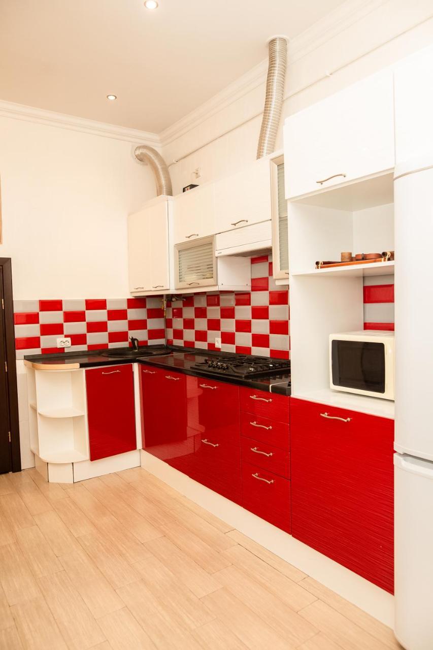 Театральна#Ilike# Apartment Лвив Екстериор снимка